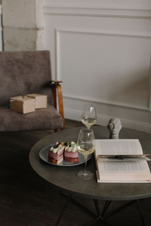 Explorez les tables basses relevables pour un intérieur fonctionnel